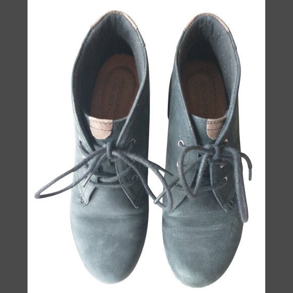 Rockport genuine suede heeled black boots/booties, size 6 - Picture 3 of 8